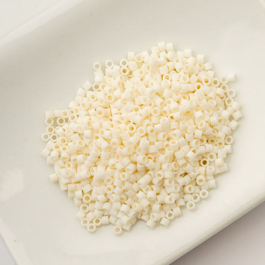 Cream Matte Glazed Luster - Cylin Bead 11/0 - 25g