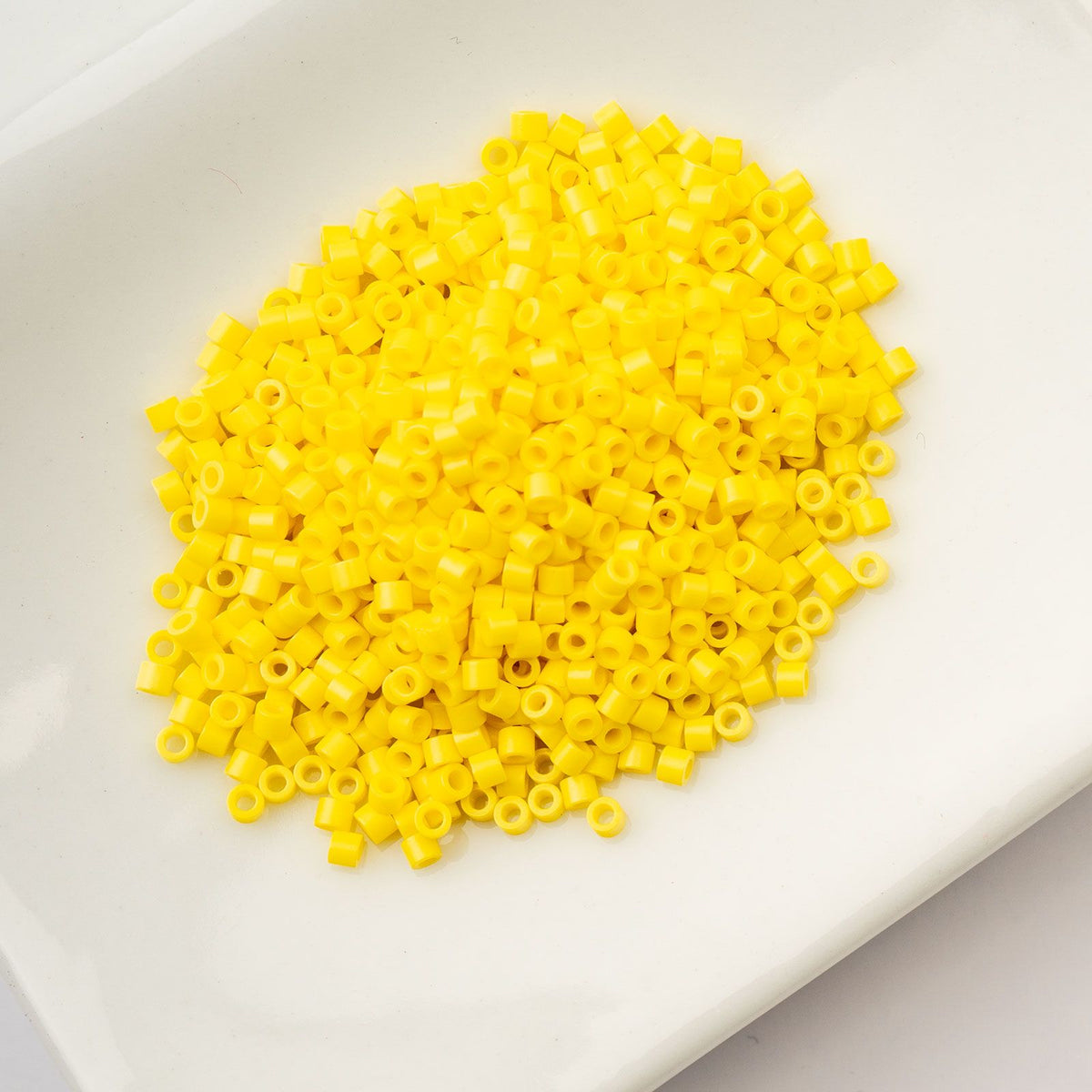 Opaque Yellow - Cylin Bead 11/0 - 25g