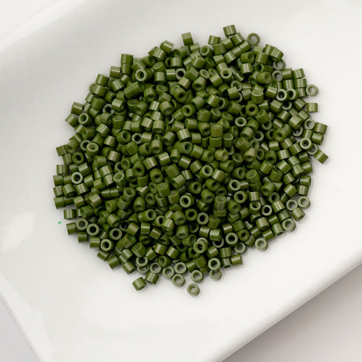 Opaque Green Avocado - Cylin Bead 11/0 - 25g