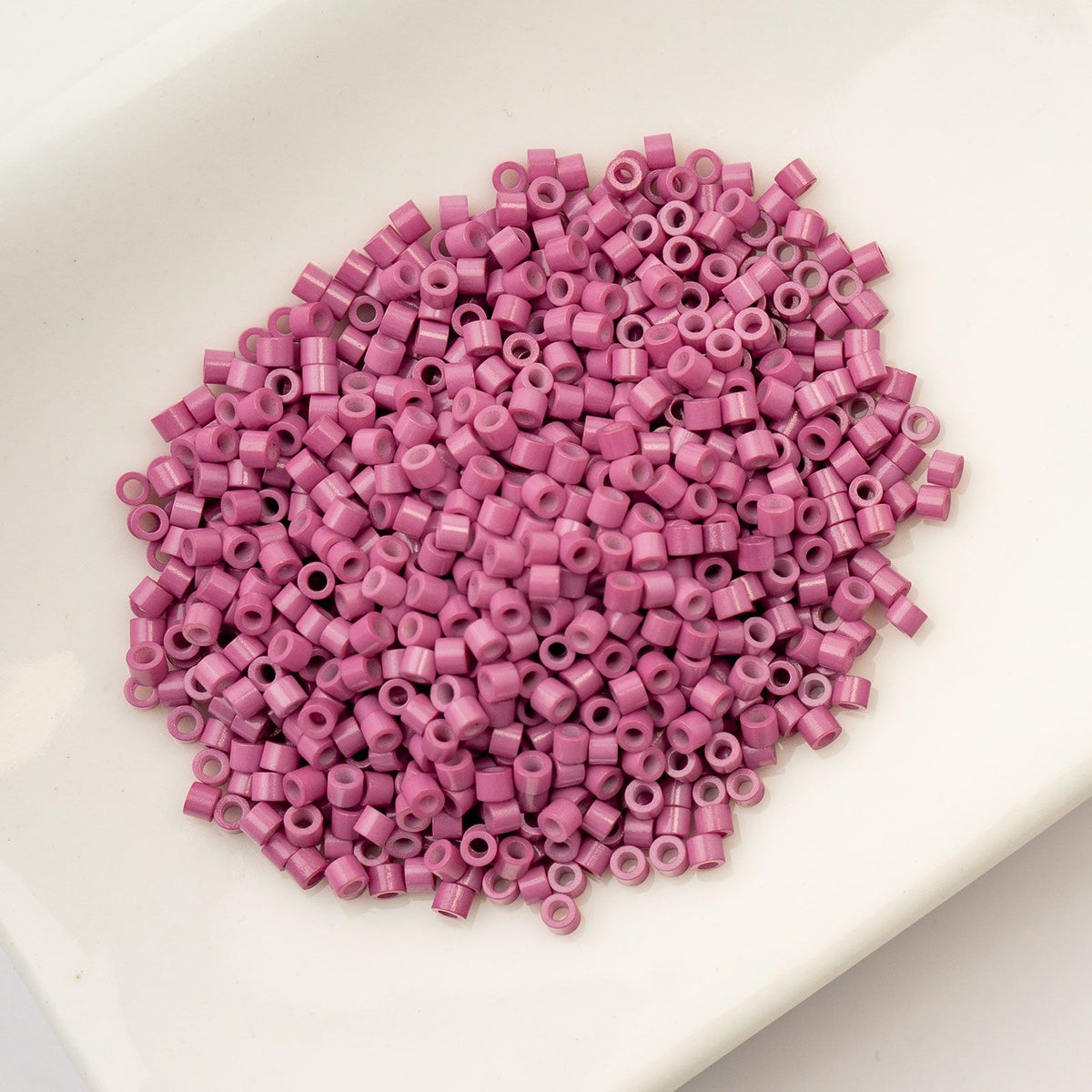 Opaque Vintage Rose - Cylin Bead 11/0 - 25g