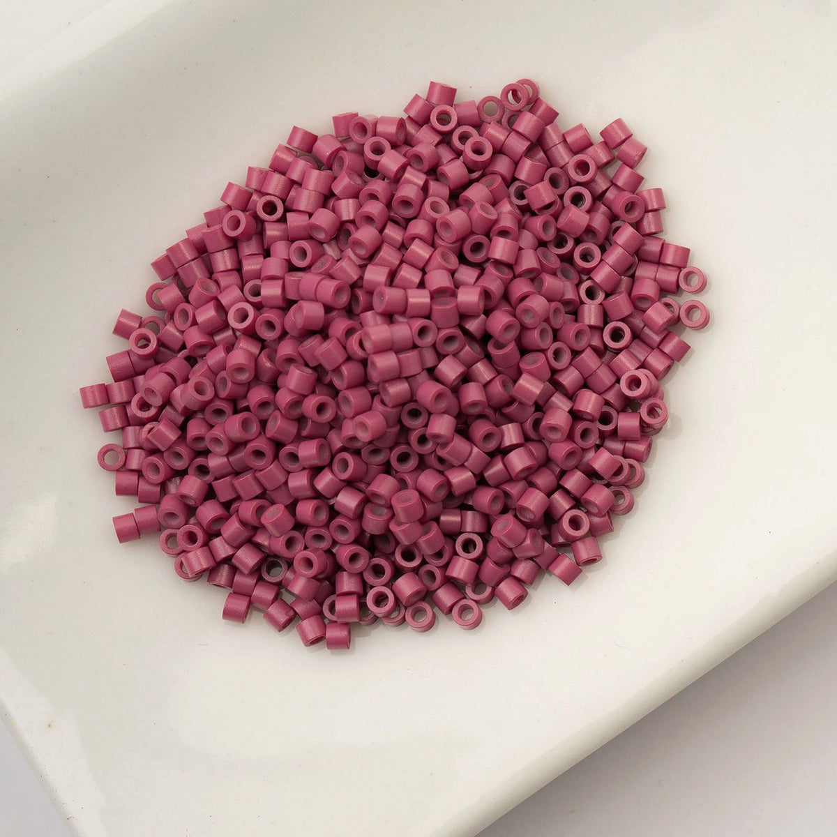 Opaque Victorian Rose - Cylin Bead 11/0 - 25g