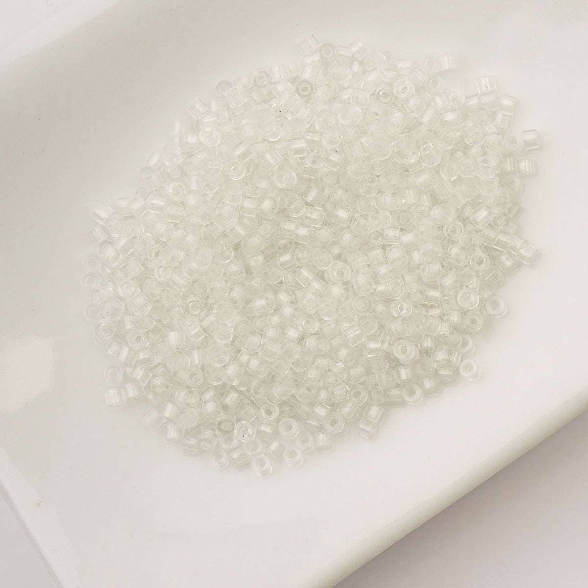 White to Sky Glow in the Dark - Cylin Bead 11/0 - 25g