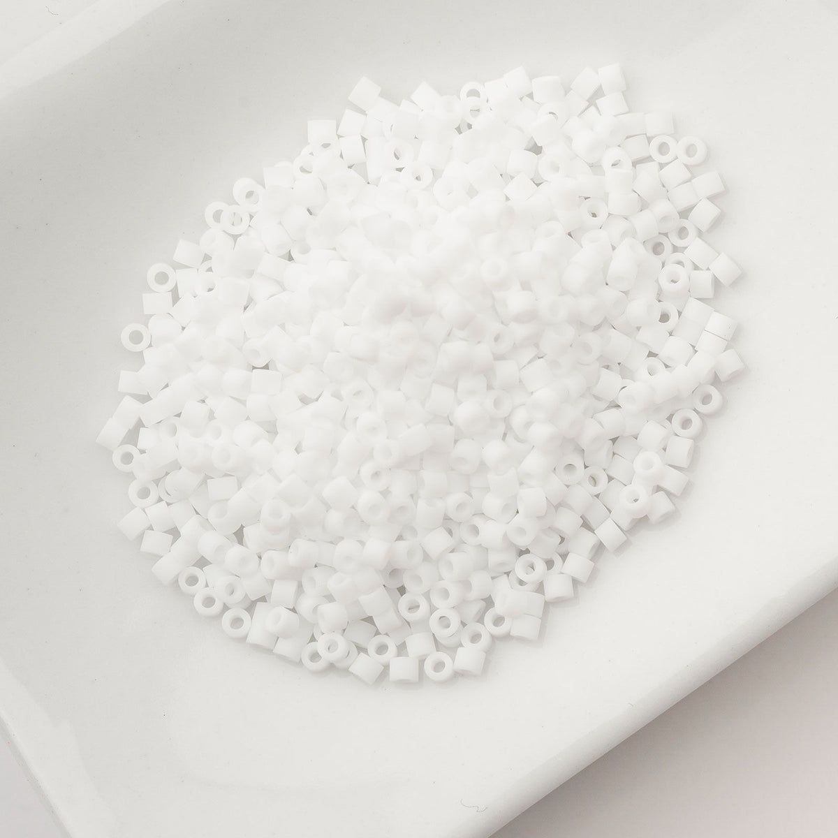 White Matte Macaron - Cylin Bead 11/0 - 25g
