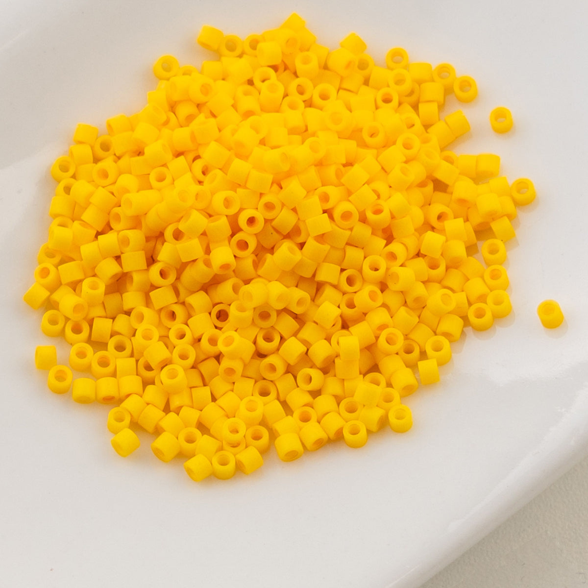 Opaque Butterlight Matte - Cylin Bead 11/0 - 25g