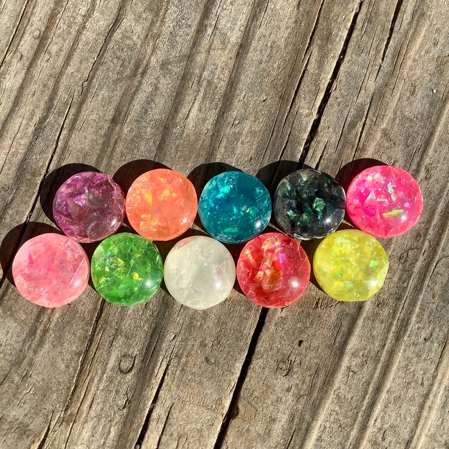 Resin Glitter Flake Cabs 10mm - 2pcs