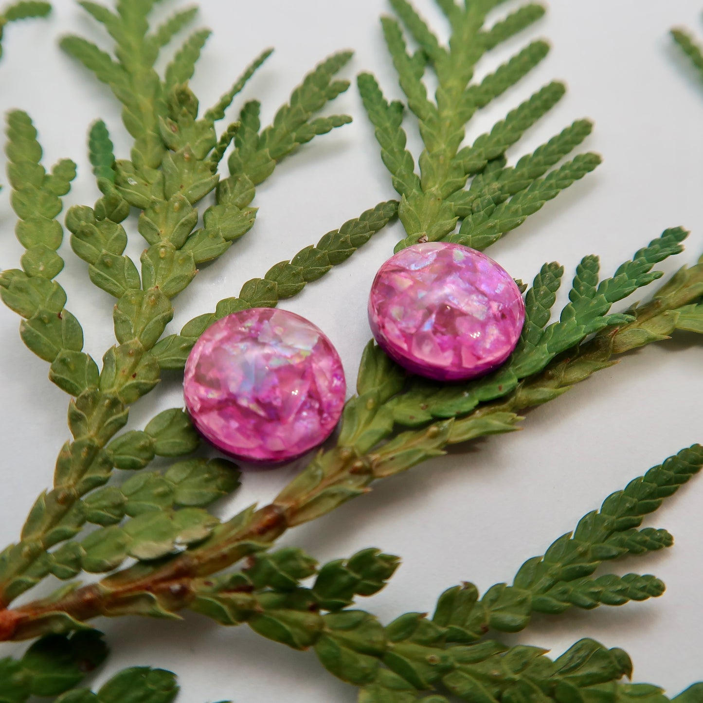 Resin Glitter Flake Cabs 10mm - 2pcs